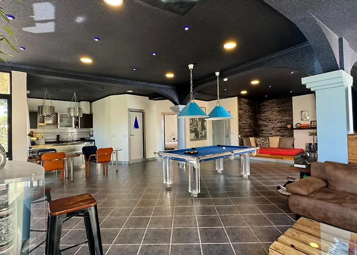 The Modern & Recycled House