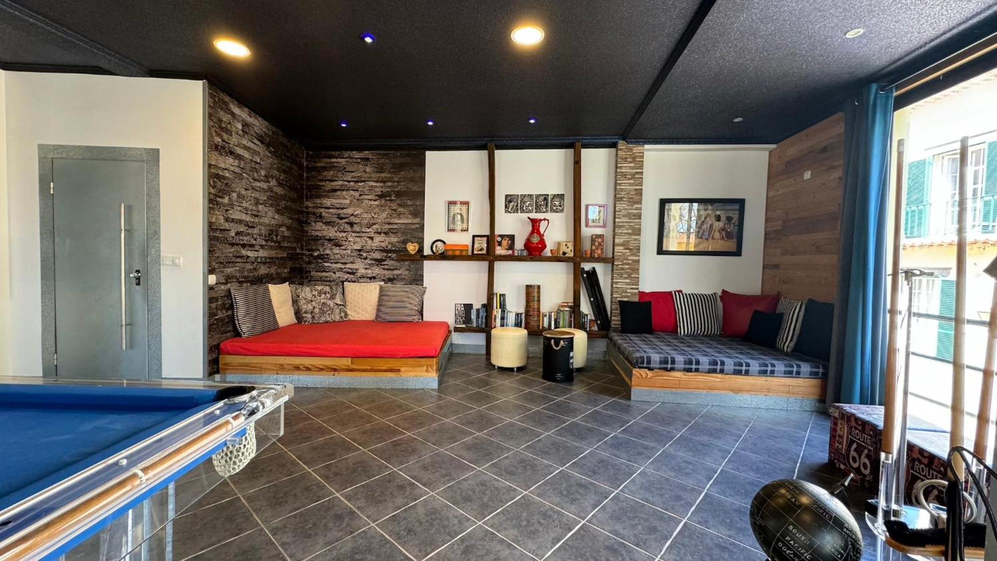 The Modern & Recycled House